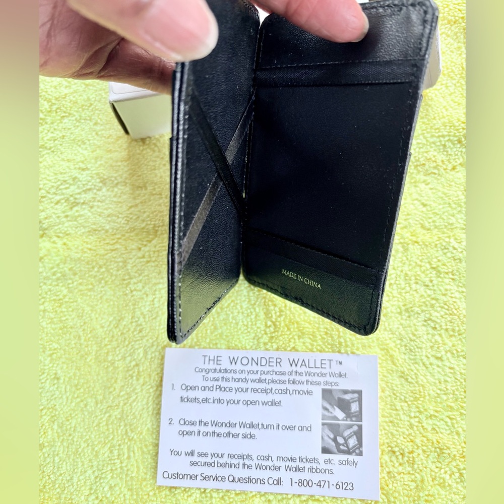 ๐ Leather Card Holder Slim Blk Wallet by Wonder Wallet w Pockets & Straps. NIB - Picture 7 of 7
